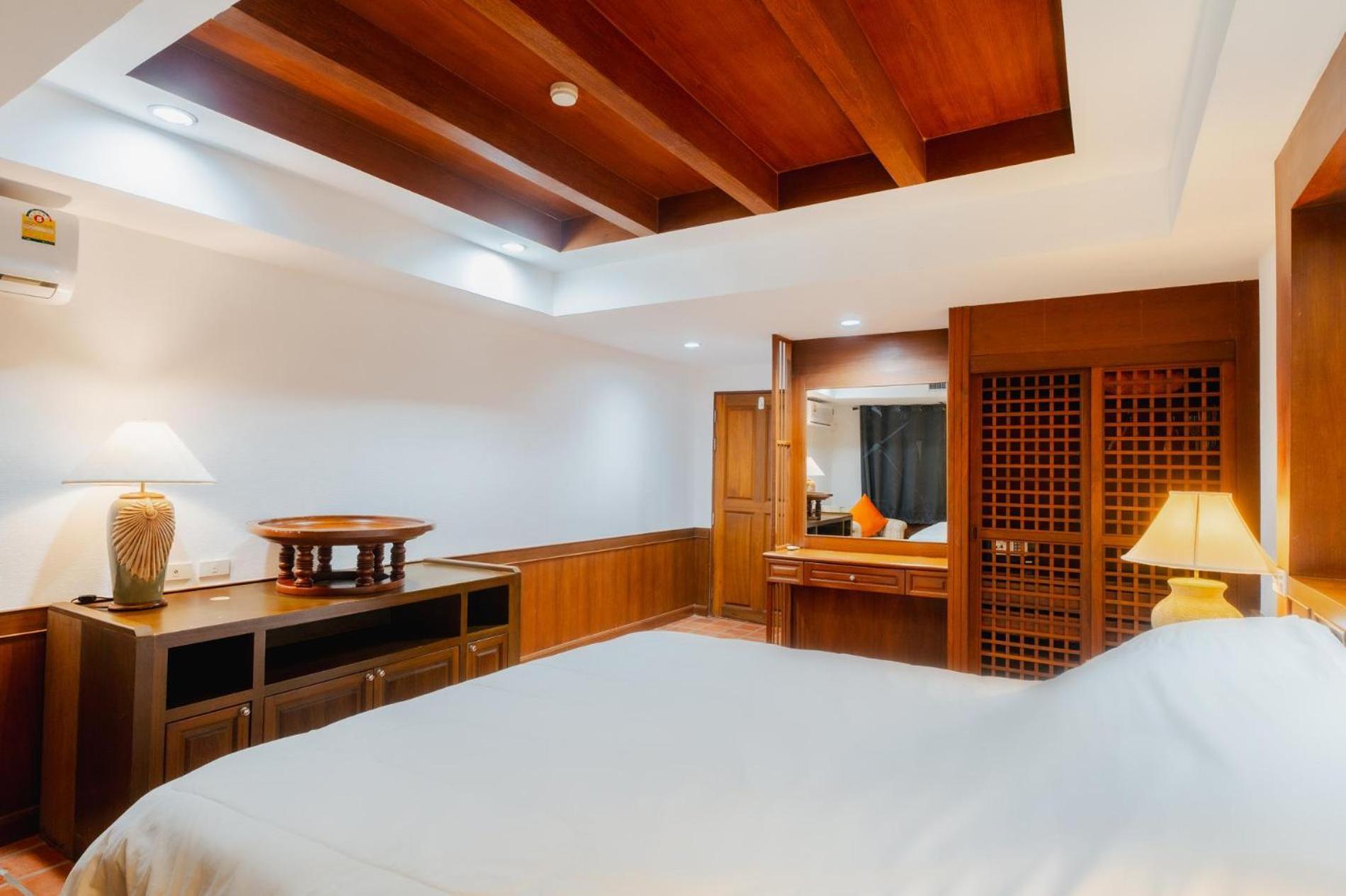 Апартаменты The Sands 2 Bedroom Naiharn Nai Harn